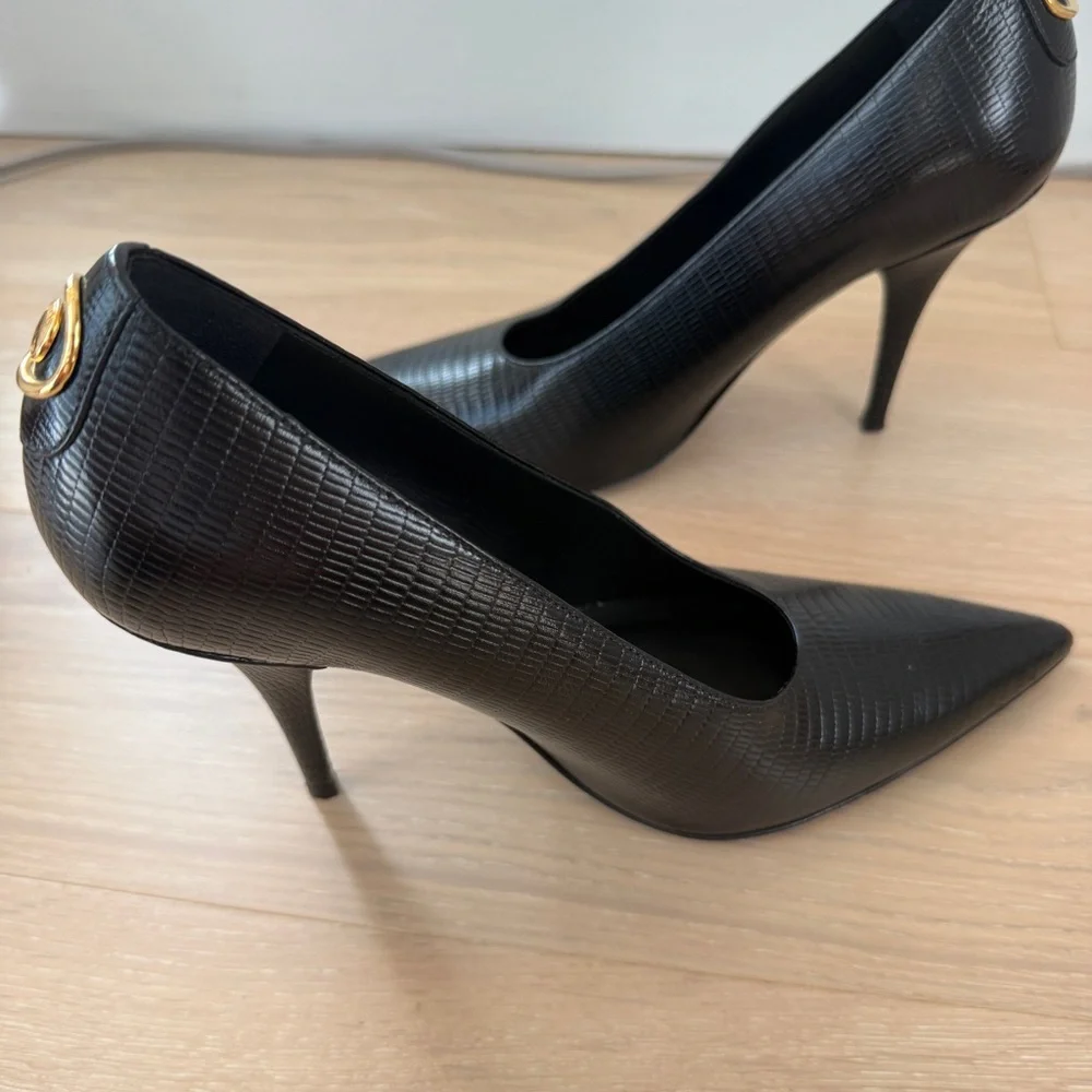 Burberry Lizard-Embossed Black Leather Pumps – Size 38 - Picture 13 of 13